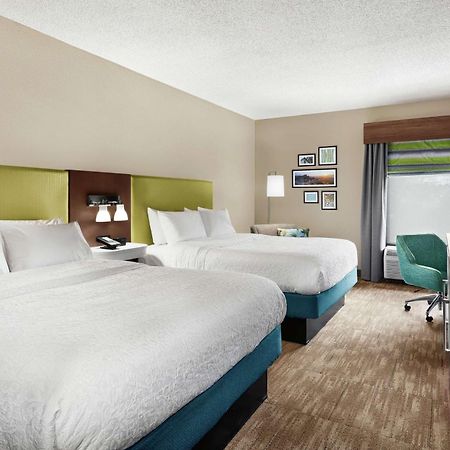 Hampton Inn Моргантон Экстерьер фото