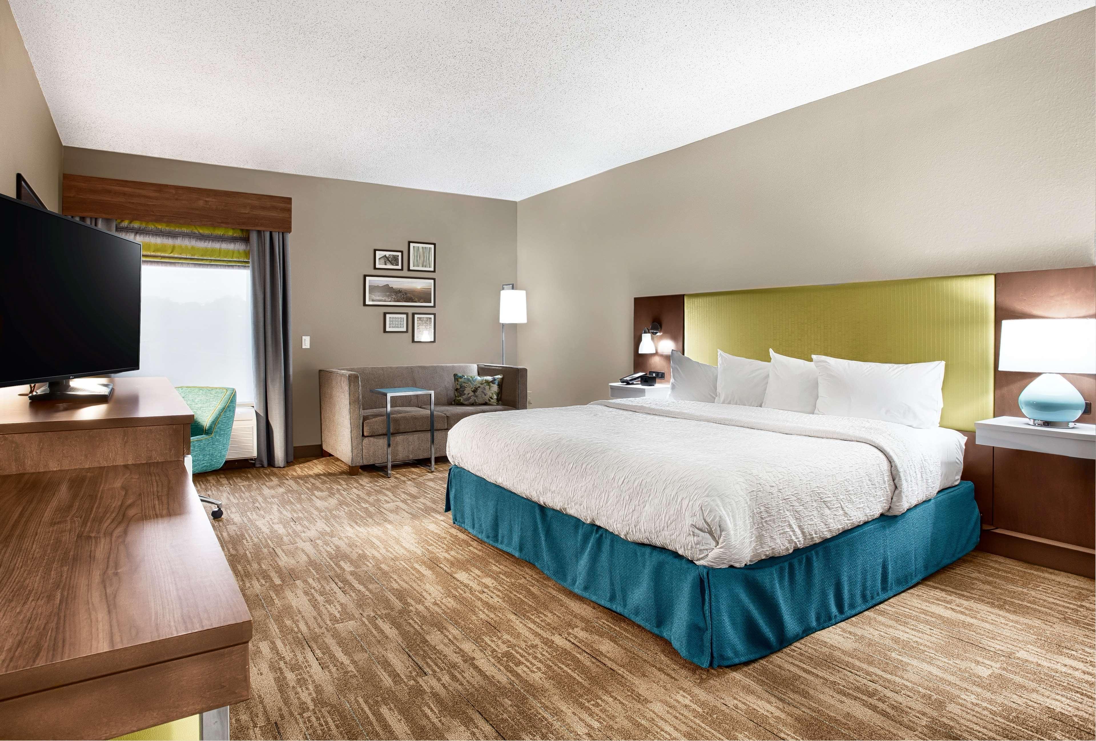Hampton Inn Моргантон Экстерьер фото