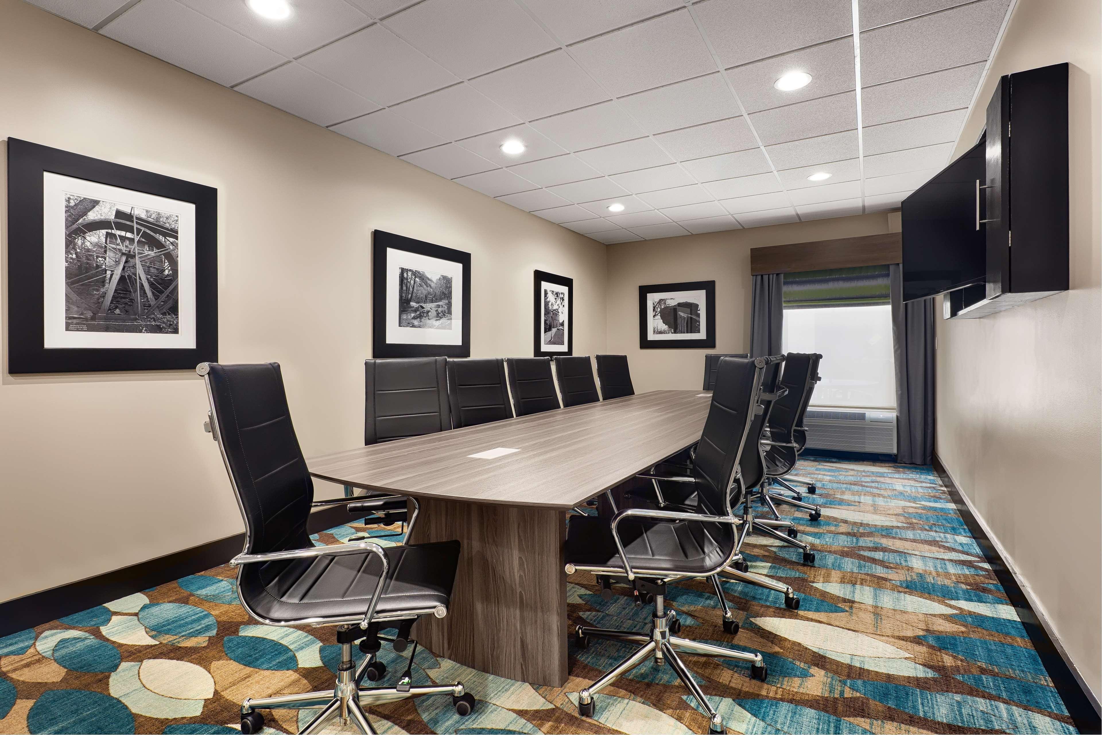 Hampton Inn Моргантон Экстерьер фото