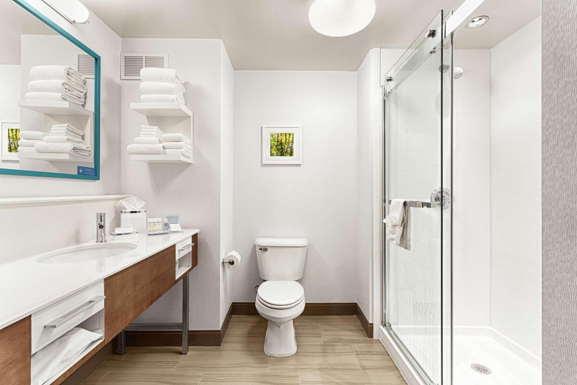 Hampton Inn Моргантон Экстерьер фото