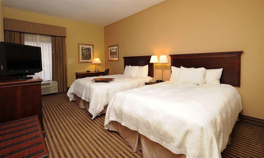 Hampton Inn Моргантон Номер фото
